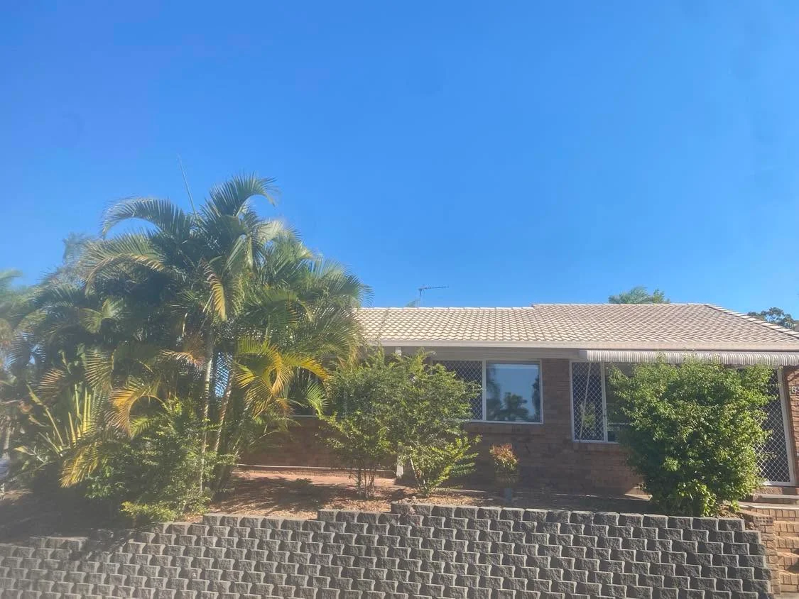 Property maintenance in progress, Molendinar